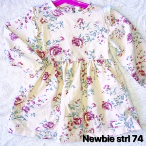 Newbie klänning strl 74 - Superfin klänning! 