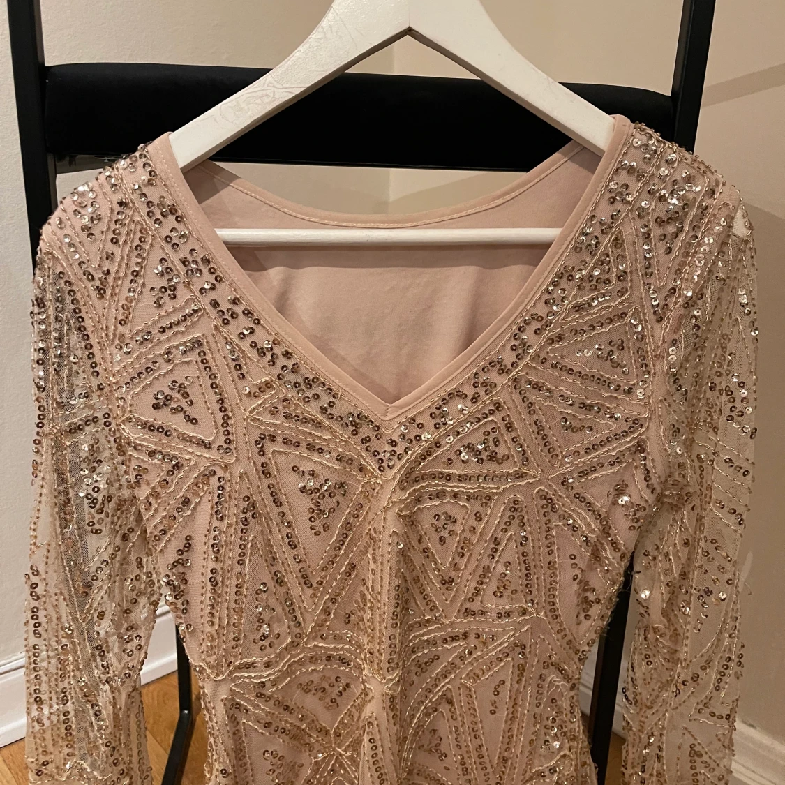 Festligt guldig paljett klänning  - 90