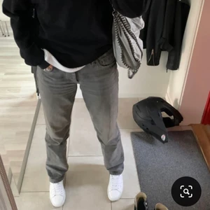 Söker endast dessa zara byxor - Söker i storlek 34 har du så kontakta gärna mig privat med pris. 💕💕💕💕💕