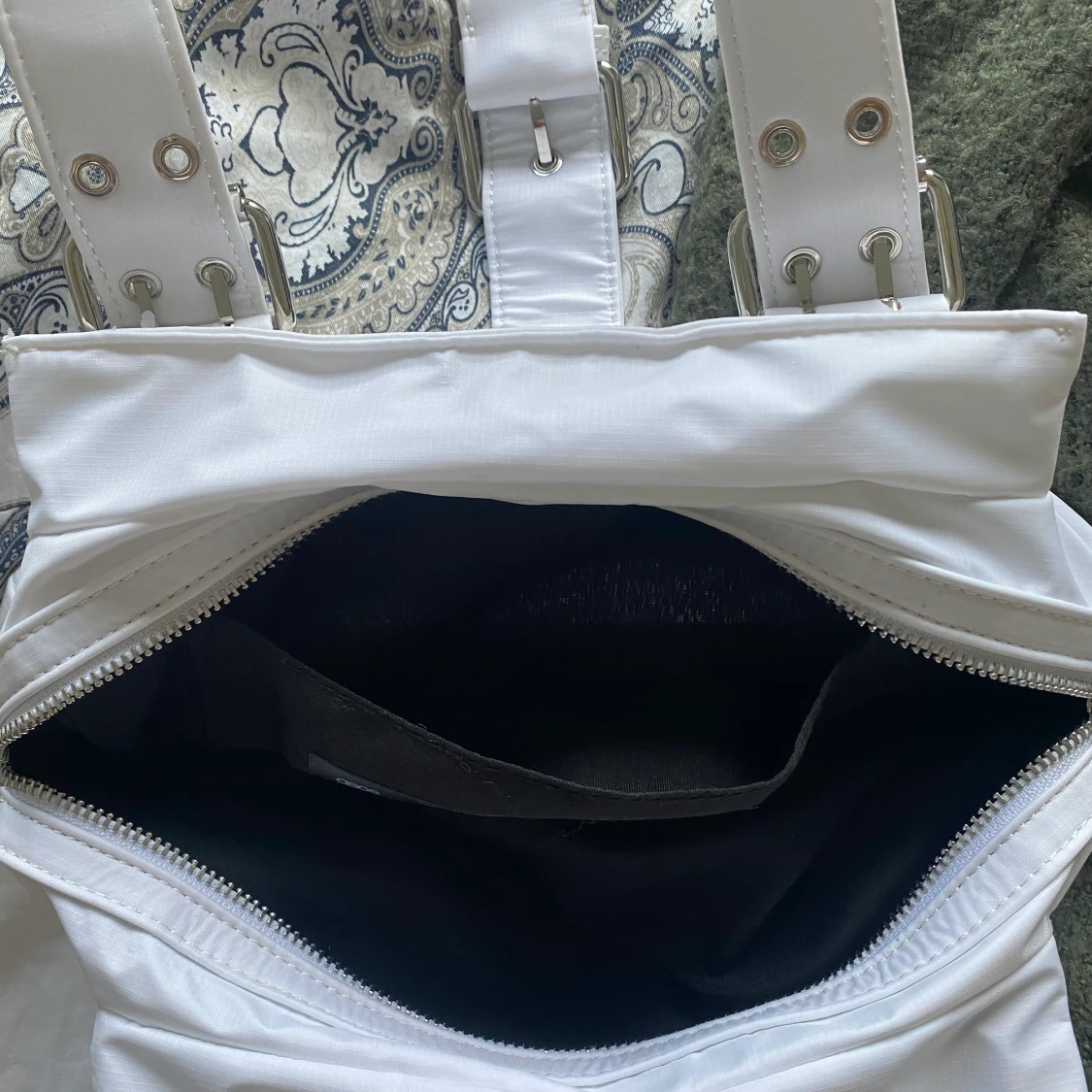 Vit axelremsväska - 91