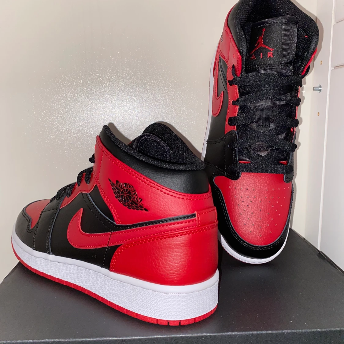 Jordan 1 mid Banned  - 91