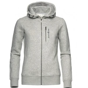 Sail racing tröja  - Grå sail racing tröja köpt från kids brand store för 900kr och säljs för 350kr. alldrig använd 2-3 gånger. Den är äkta och i bra skick. Första bilden är lånad. Köparen står för frakt!💗