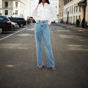 Jeans - 90s full lenght jeans från ZARA aldrig använda.