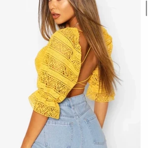 Oanvänd topp från bohoo - Helt oanvänd, storlek 38 men känns mer som en 36