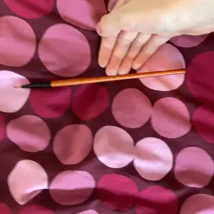 En pensel som man kan ha T.E.X när man målar gör naglar eller till smink 