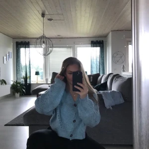 Blå kofta - Blå kofta från NAKD i storlek M.