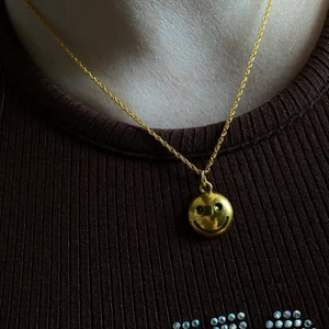 Handgjort halsband  - GRATIS FRAKT🧡 @bladhsmycken på Instagram