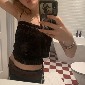 Topp från zara - En snygg somrig topp från zara! Oanvänd! Köparen står för frakt