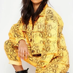 Jacka från Boohoo - 🦋En super snygg jacka från boohoo🦋