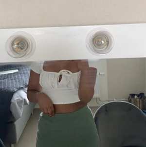 Kjol - Använd fåtal gånger köpt från SHEIN, fint material (stretchig) passar mig som vanligtvis har S