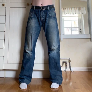 Replay Baggy Jeans - Säljer dessa coola Replay Jeans i storlek W34L34, 93cm midja och 83cm innerbenslängd (jag är 172cm och har W28)! Budgivning om det är många intresserade💖