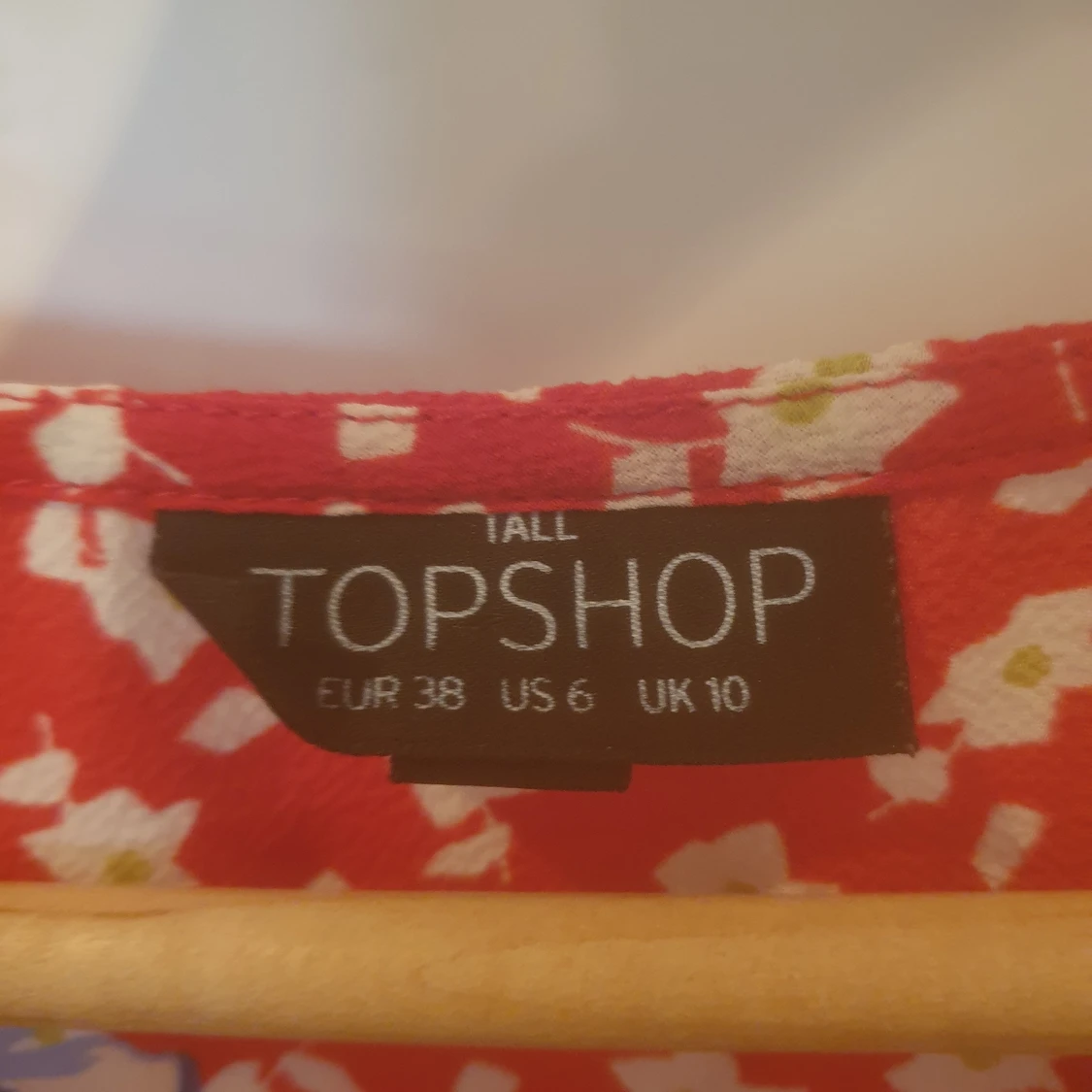 Somrig top från Topshop med dragsko i midjan  - 91