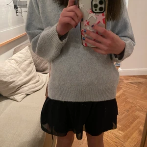 Zara kjol - En jättefin zara kjol från barn i storlek 11-12år men passar till folk som har XS-S i kjolar mörk blå men glitter på!😍💞 köparen står för frakt!💞