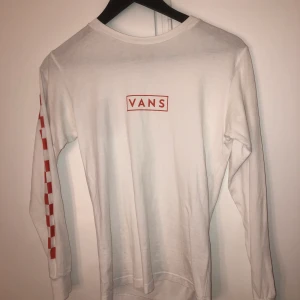 Vans tröja  - Vans tröja storlek XS, använt ett fåtal gånger, i fint skick 🥰