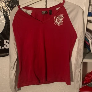 Långärmad Esprit tröja - Esprit ”baseball” tröja. Jättefin och tun så passar nu till våren!