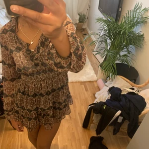 Zara klänning - Säljer denna zara klänning i S❤️Köpr direkt för 400kr, 