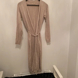 Bershka - Kofta, endast använd några gånger. 