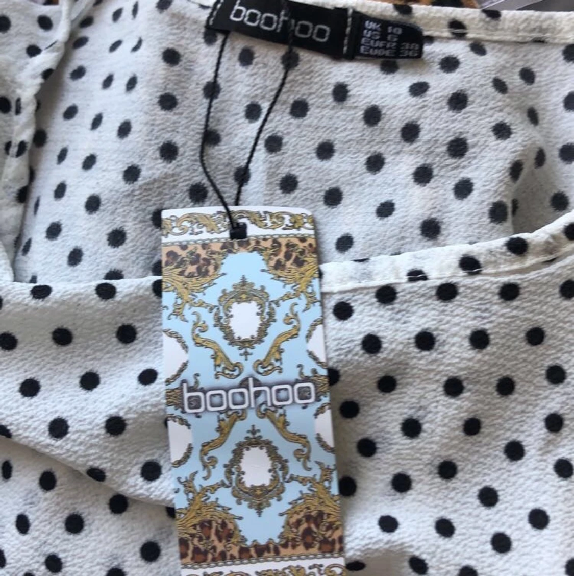 Prickig blus från boohoo  - 90