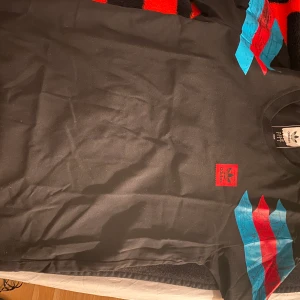 Adidas tshirt  - Knappt använd, kanske 1 gng