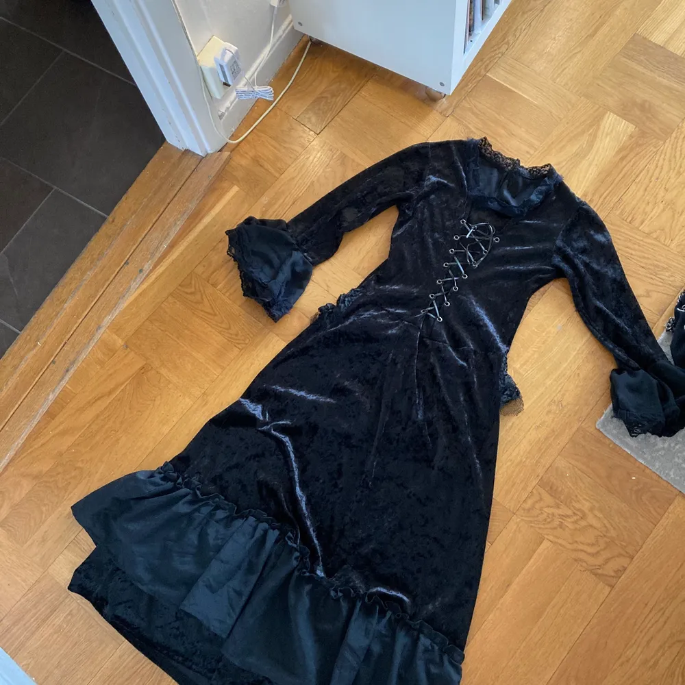 Gothic klänning size S-M. Klänningar.