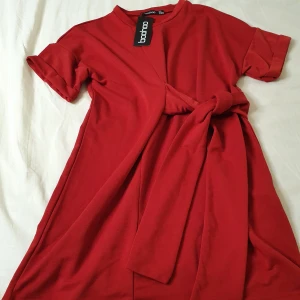 Klänning/ långtröja - Från Boohoo, helt ny