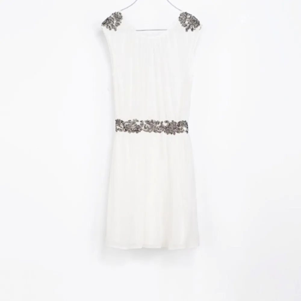 ZARA white dress with silver embroidery on the waist and shoulders. The dress has lining. Size S, but I think it can fit M as well.  Pick up available in Kungsholmen  Please check out my other items! :) . Klänningar.