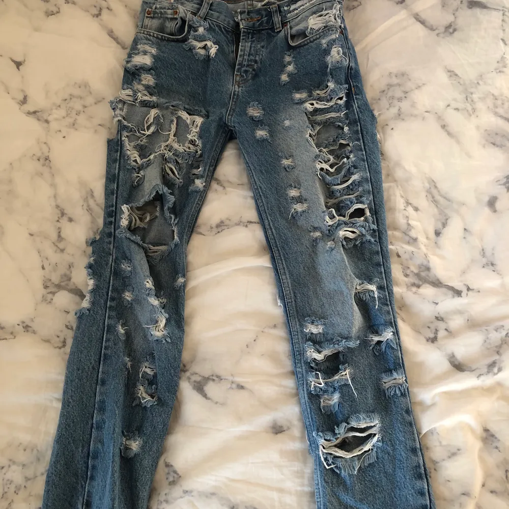 Galet snygga och bekväma jeans från Pull&Bear säljes i storlek 36.. Jeans & Byxor.