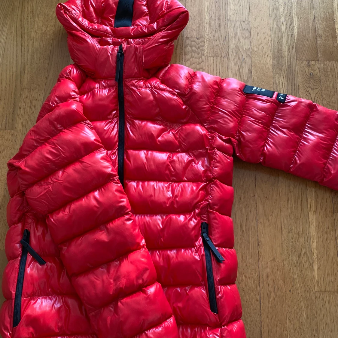 Röd Peak Peformance Jacka barn strl 170