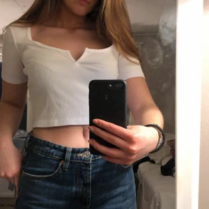 Supersöt sommar topp! - Jättefin sommartopp från zara, köpt i somras och aldrig använd!