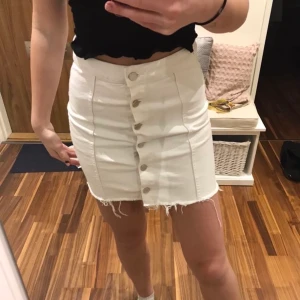 Jeanskjol - Jeanskjol från Gina tricot❤️ frakt tillkommer 