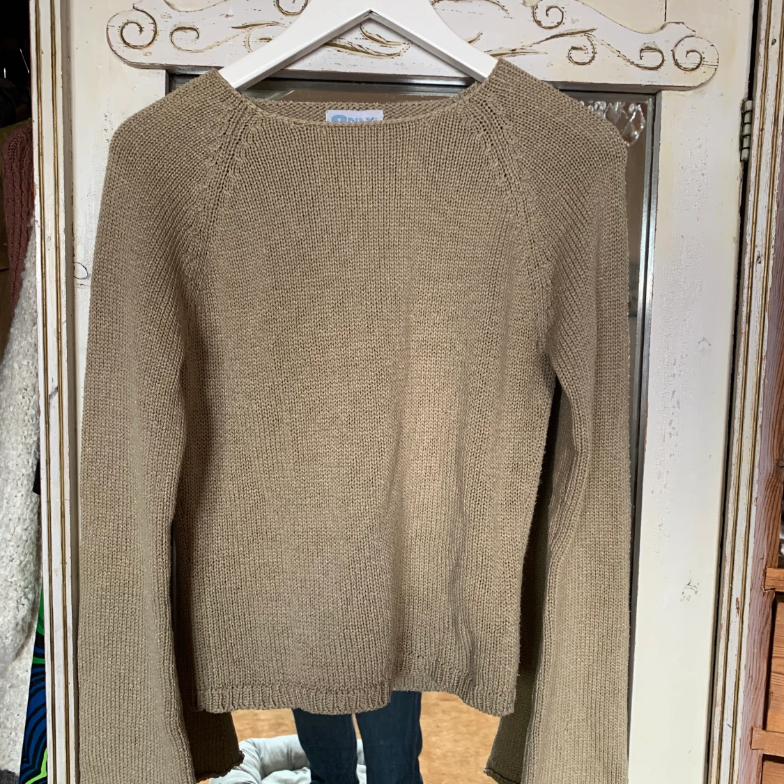 Stickad skimrig beige tröja - 90