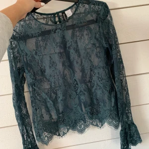 Spets topp - En superfin spets topp ifrån HM