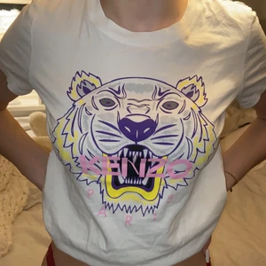 kenzo t shirt - säljer denna superfina kenzo tröja i storleken xs