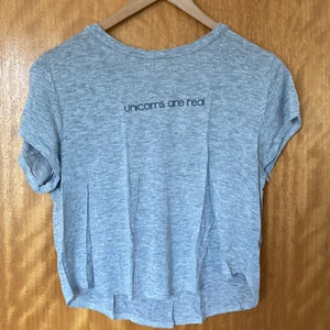 Grå t-shirt - Grå t-shirt, unicorns are real, HM, S