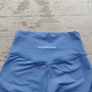 Alphalete surface path - Säljes dessa fina leggings från Alphalete. Storlek S. De är i fint skick. 