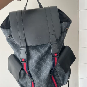 Gucci ryggsäck - Gucci ryggsäck bra skick! Nypris 16.000kr säljes för 8000kr