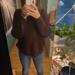 jeans strl 164 - ett par skinny jeans från Cubus i modelen Jegging Jade. Köpta 2019. De ser ut såhär på mig som är ungefär 164