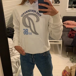 Hoodie - Väldigt fin och skön peak performance Hoodie i riktigt bra kvalite!