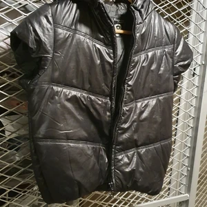 Väst jacka - Passar XS_S  I mycket bra skick 