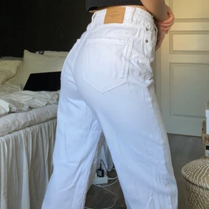 Jeans - Jeans från stradivarius 💃🏽 frakt tillkommer 💗
