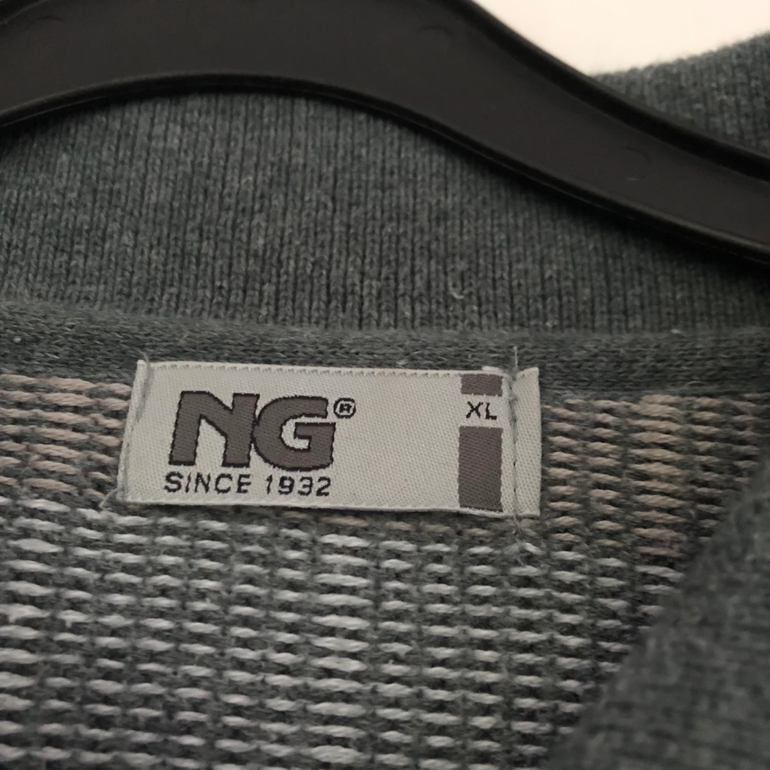 Grå pikétröja  - 90