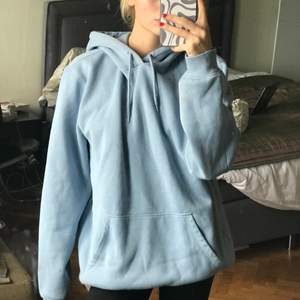 Babyblå oversized hoodie från H&M🖤🖤