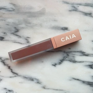 Liquid lipstick caia - Helt oanvänt liquid lipstick från caia! I färgen Very Me. Har redan 2 andra så det har inte kommit till användning. Frakt tillkommer