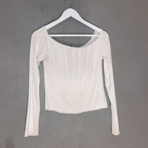 Off shoulder topp - Vit ribbad topp, fin i skick! 