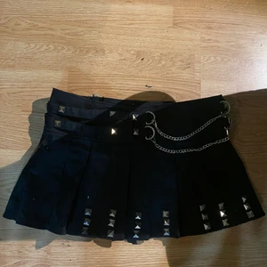 Jawbreaker kjol storlek xl - Använd cirka 10 gånger