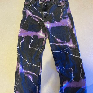 Jaded lightning pants - Storlek 32 (M) färgen är dålig eftersom jag tvättat fel. Passar mig bra som är 185