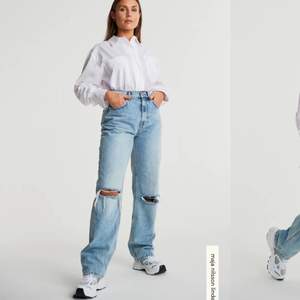 Säljer dessa fina jeans från Gina, de är knappt använda då de inte är min stil riktigt. 