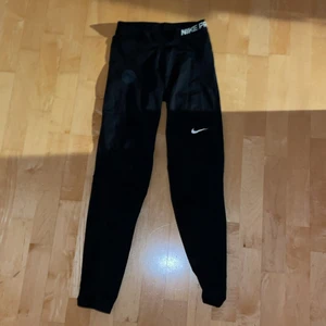 Nike pro tights  - Bra skick, inga konstigheter. 