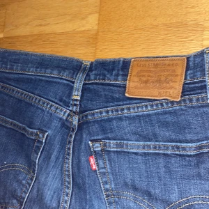 Levi’s jeans storlek: w30 l34 - Fina Levi’s jeans som är för små priset är diskutabelt 