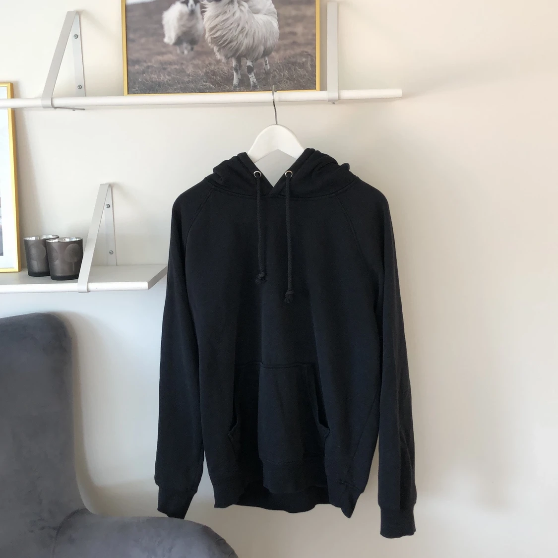SVART HOODIE
